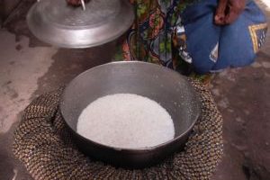 Cameroun: Cuire ses repas dans le Sac-marmite