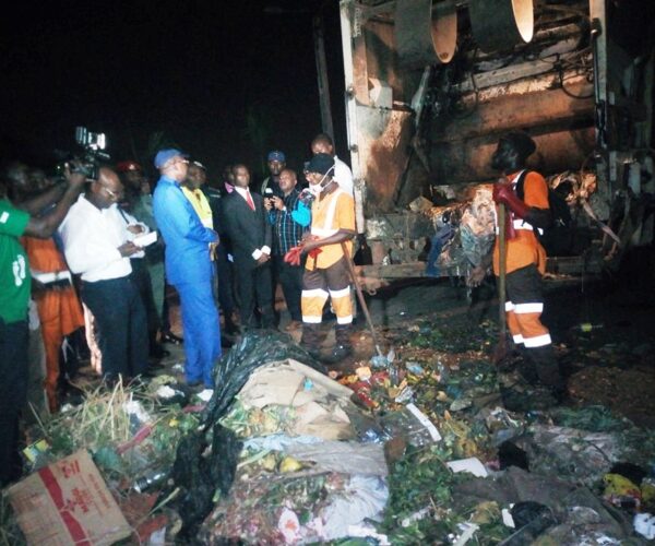 Insalubrité: Trois fois plus de déchets pendant les fêtes à Douala