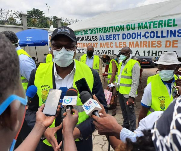 Covid-19 : 5000 masques distribués aux populations de Douala 1er