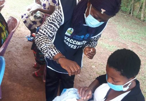 Poliomyélite : Vaccinez les enfants, éduquez les parents