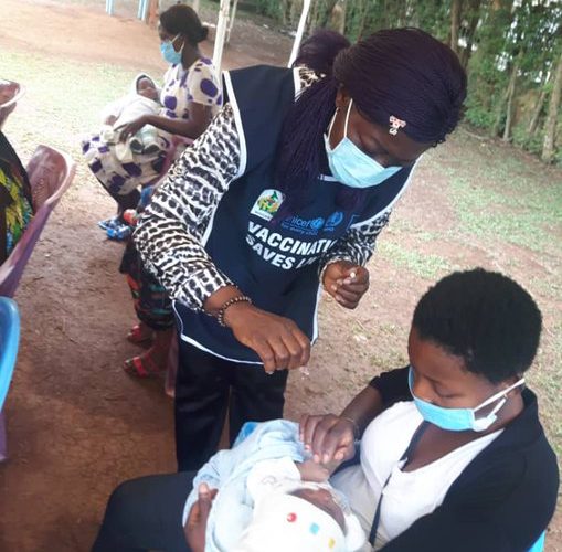 Poliomyélite : Vaccinez les enfants, éduquez les parents