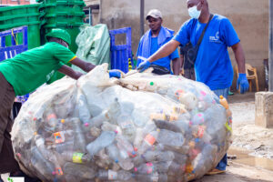 Eco jogging : 430 Kg de bouteilles plastiques collectés à Douala