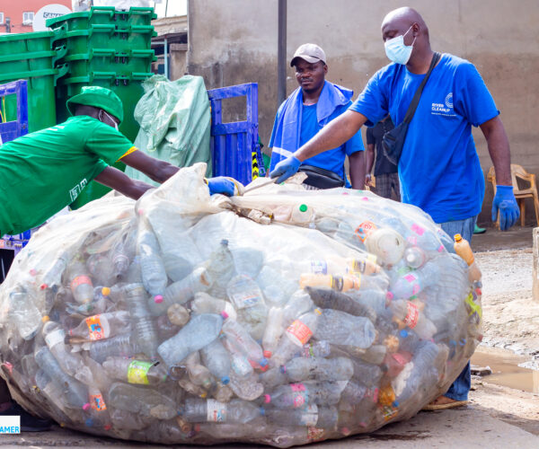 Eco jogging : 430 Kg de bouteilles plastiques collectés à Douala