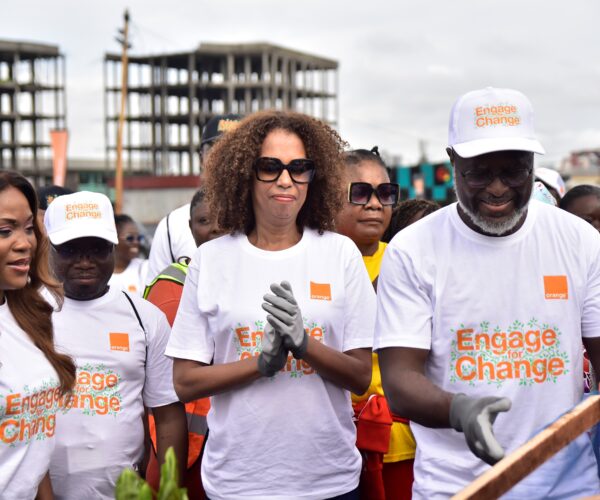 Orange Green City : plus de 500 arbres plantés à Douala pour un avenir plus vert